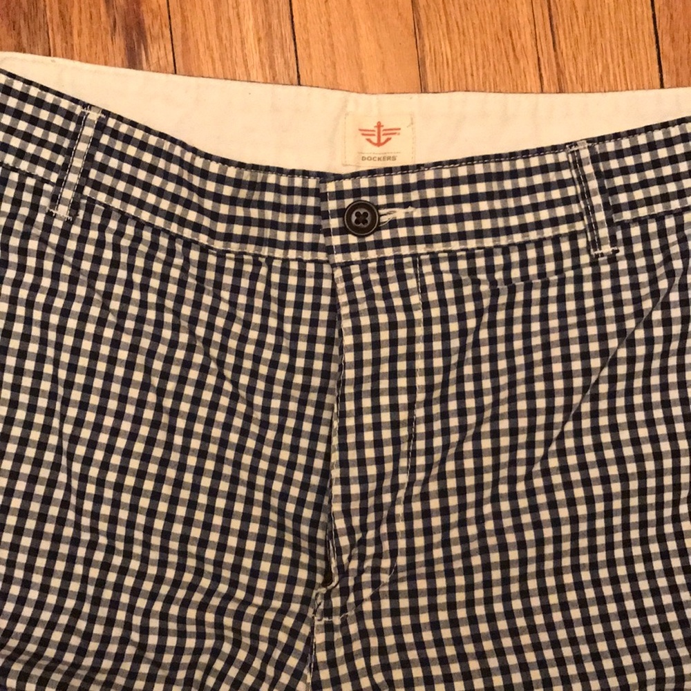 Dockers shorts sz 36 blue plaid